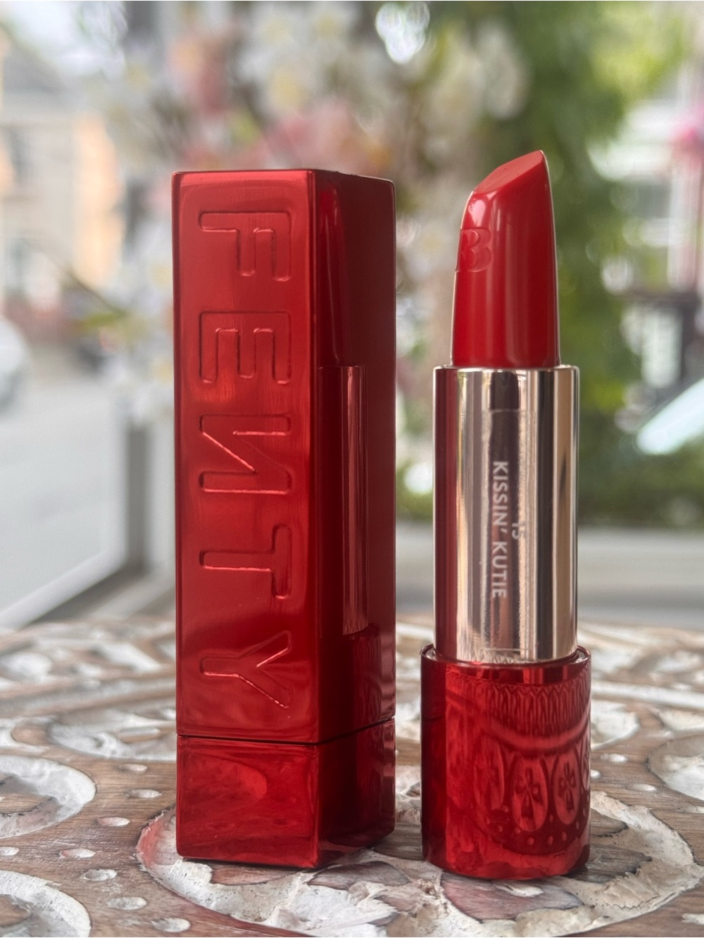 Fenty Beauty Icon Semi-Matte Refillable Lipstick 15 Kissin’ Kutie with Case